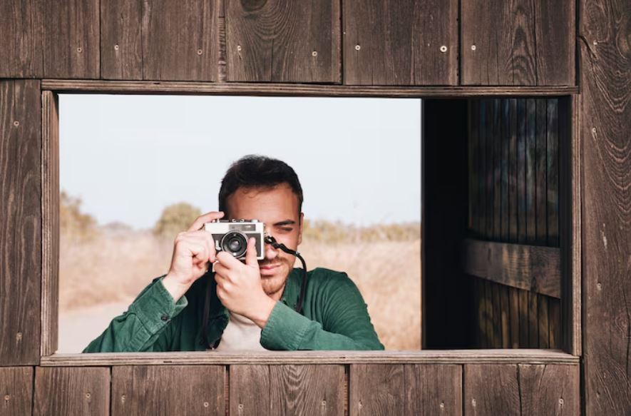 Borders in the Frame: How Photographers Navigate Power
