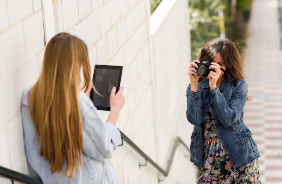 How AI Entered the Conversation at One of Europe's Biggest Photography Fairs This Year