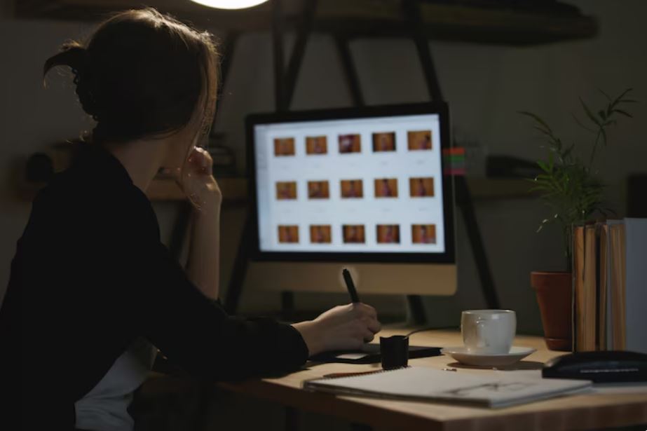 What We Lose When Every Image Is Filtered