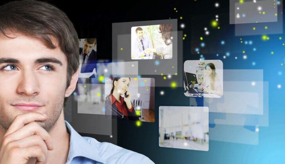 Who Curates the Algorithmic Gallery?